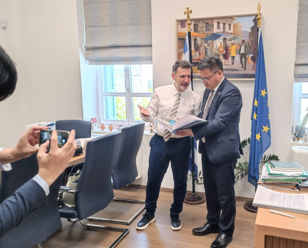 Συνάντηση Lai Bo – Κώτσογλου: Στόχος η ενίσχυση σχέσεων Κρήτης και Κίνας