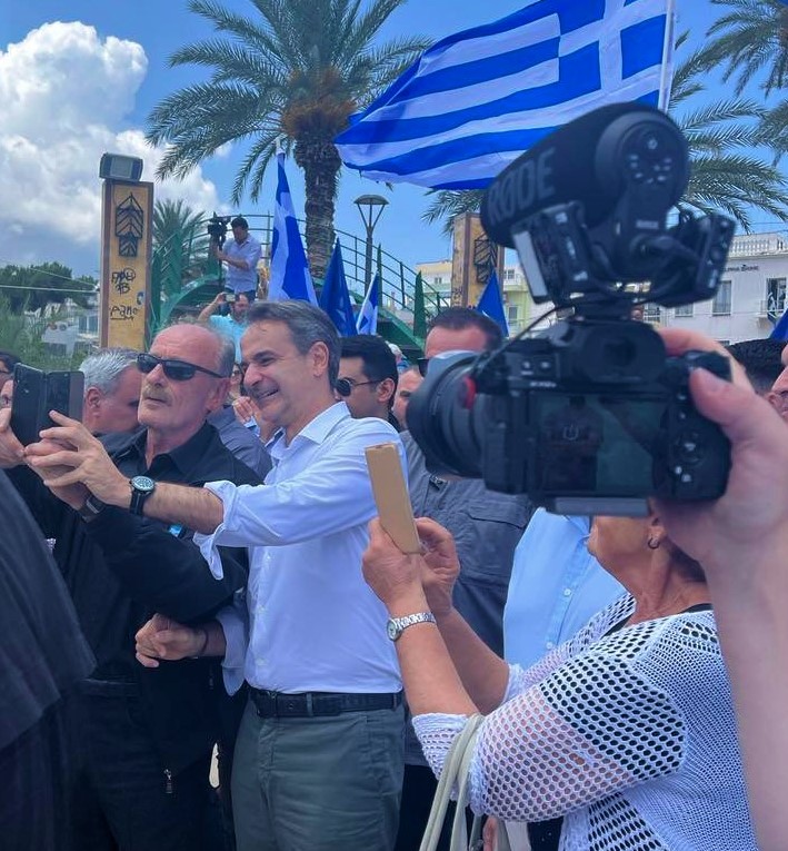 Θερμή υποδοχή στην Σητεία επιφύλαξαν στον Κυριάκο Μητσοτάκη