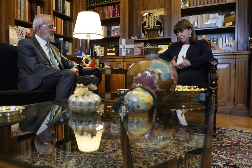 Ο Σαρμάς υπηρεσιακός πρωθυπουργός