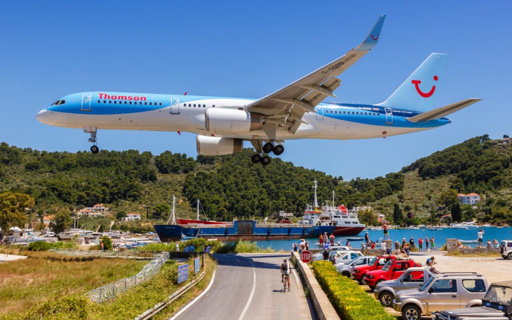 Ξανά πίσω από τα αεροπλάνα στη Σκιάθο (βίντεο)