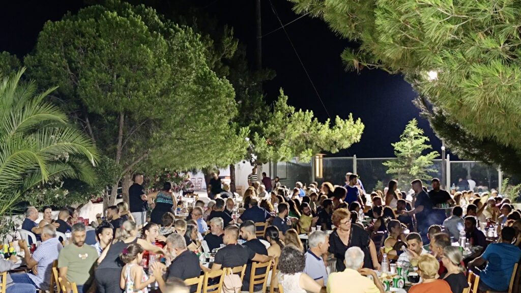 Μοναδική “Σουβλακοβραδιά” στους Κασάνους