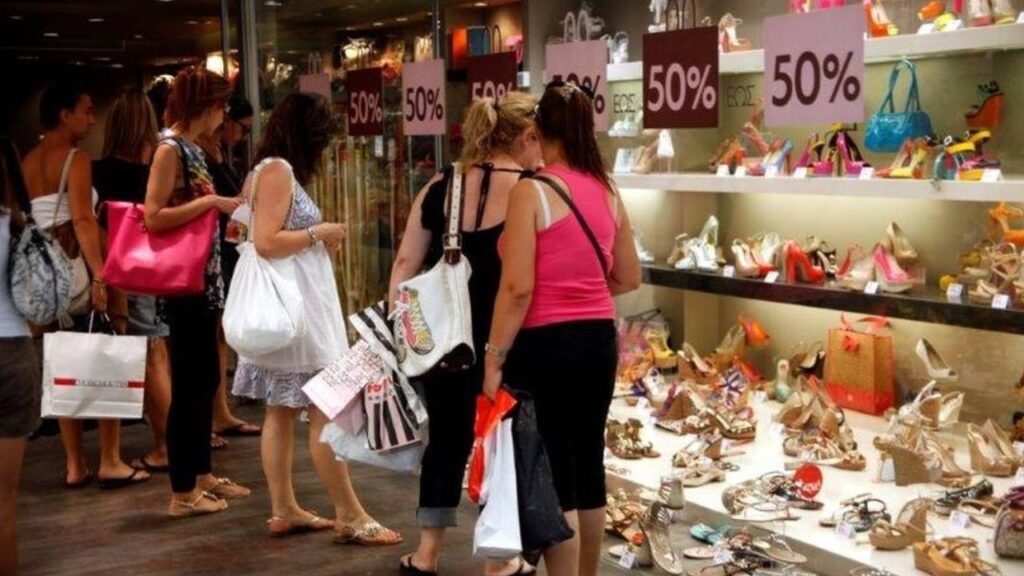 Πρεμιέρα με προσδοκίες για τις θερινές εκπτώσεις