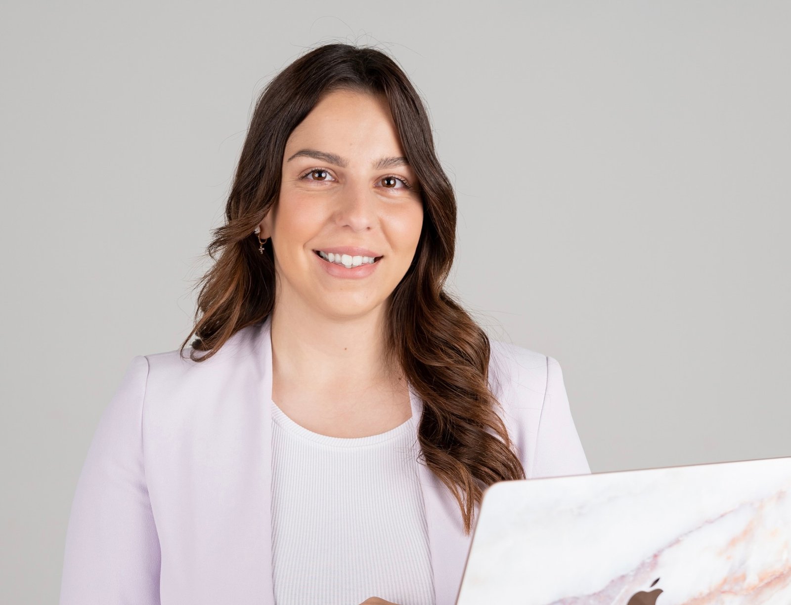 Α. Καθέρη στο ΘΕΜΑ: Η HRethinking ήρθε να αλλάξει τις εργασιακές σχέσεις