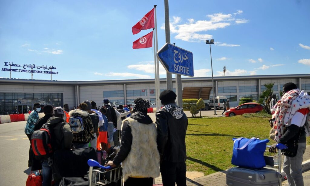 Πάνω από ένα δις για παράνομες διακινήσεις μεταναστών