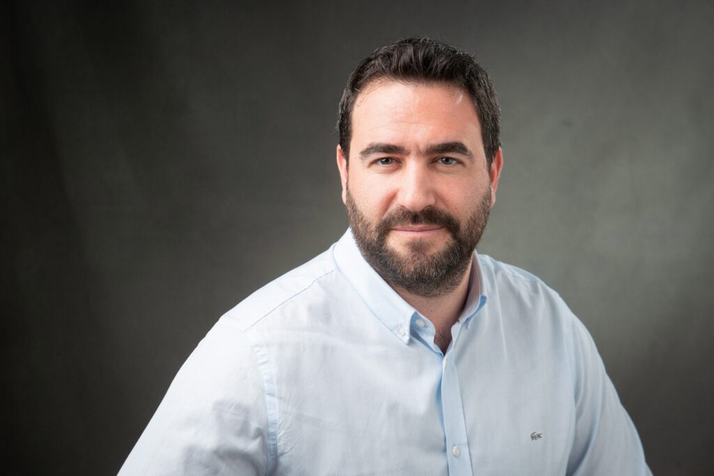 Δέκα… νέοι για τον Σισαμάκη