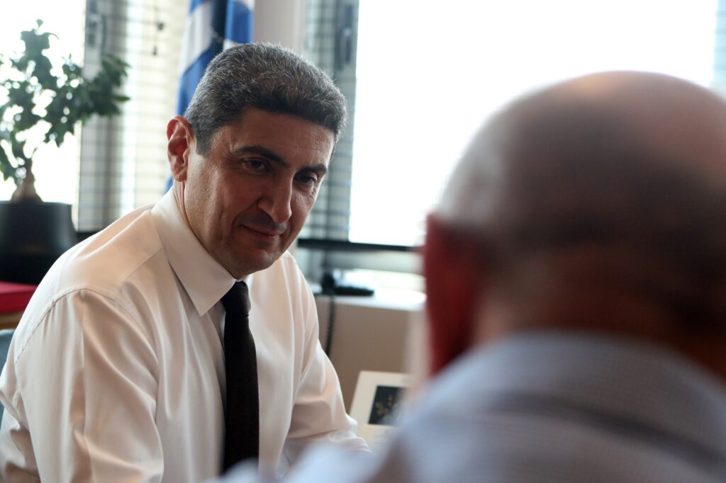 Συνάντηση Λευτέρη Αυγενάκη με τον πρόεδρο Πανελλήνιας Ένωσης νέων Αγροτών