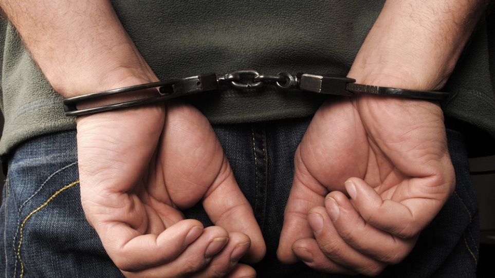 Στη φυλακή ο 53χρονος για τον άγριο ξυλοδαρμό της αστυνομικού συζύγου του