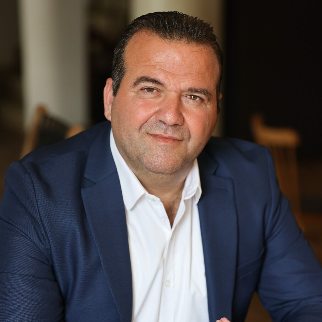 17 νέους υποψήφιους ανακοίνωσε ο Δημήτρης Πιτσικάκης