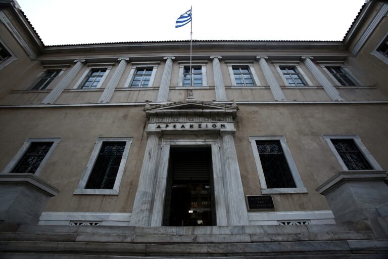 Ποια αναδρομικά μπορούν να διεκδικήσουν οι συνταξιούχοι