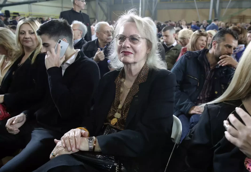 Έφυγε η Λίζα Έβερτ