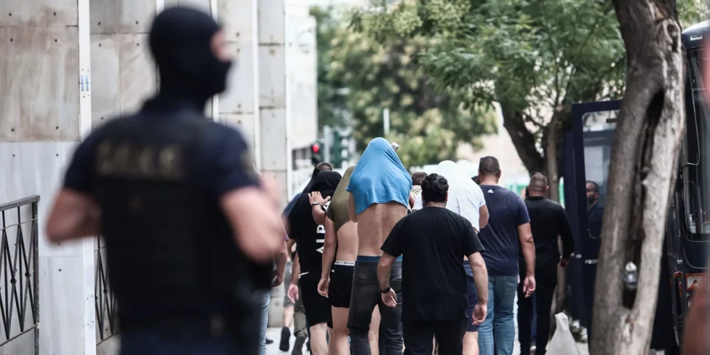 Ένταλμα σύλληψης για οπαδό του Παναθηναϊκού που ταυτοποίησε η ΕΛ.ΑΣ.