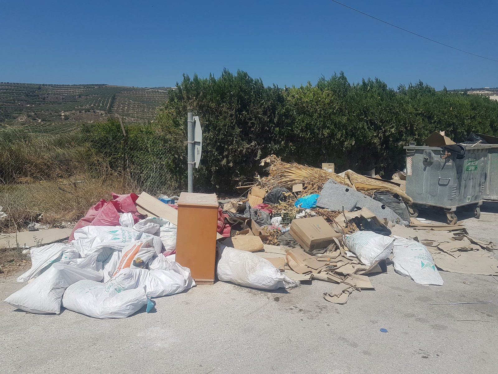 Δεν προλαβαίνουν τις ανεξέλεγκτες χωματερές στο Δήμο