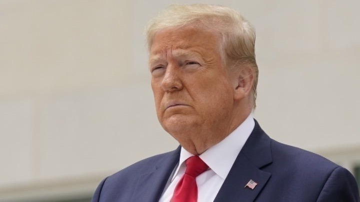 Να διεξαχθεί τον Απρίλιο του 2026 η δίκη του Τραμπ πρότεινε η υπεράσπισή του