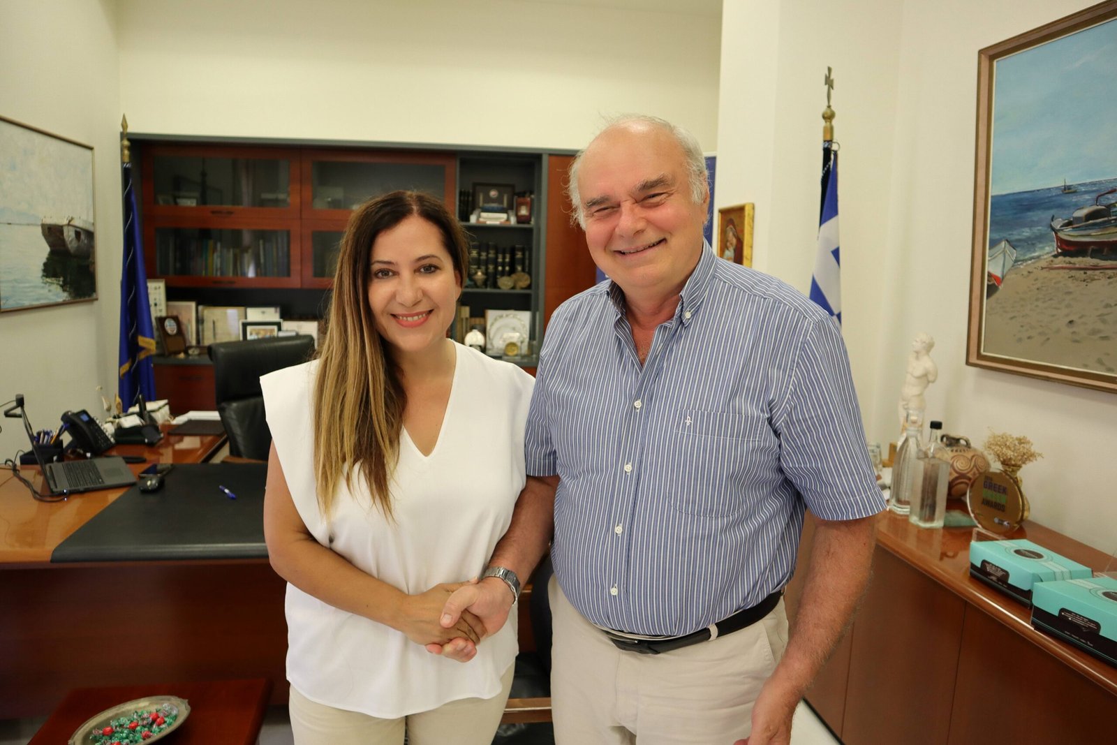 Άρχισε από το Επιμελητήριο η Αμαλία Νινιράκη