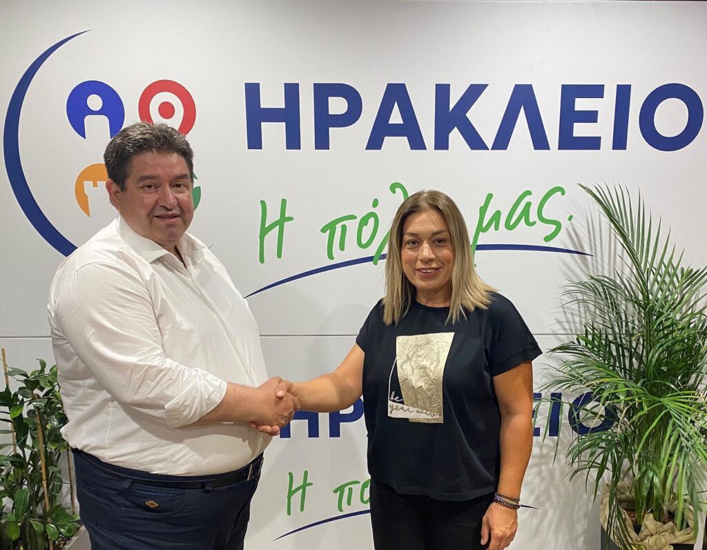 Είκοσι νέους υποψήφιους παρουσίασε ο Μ. Καραμαλακης