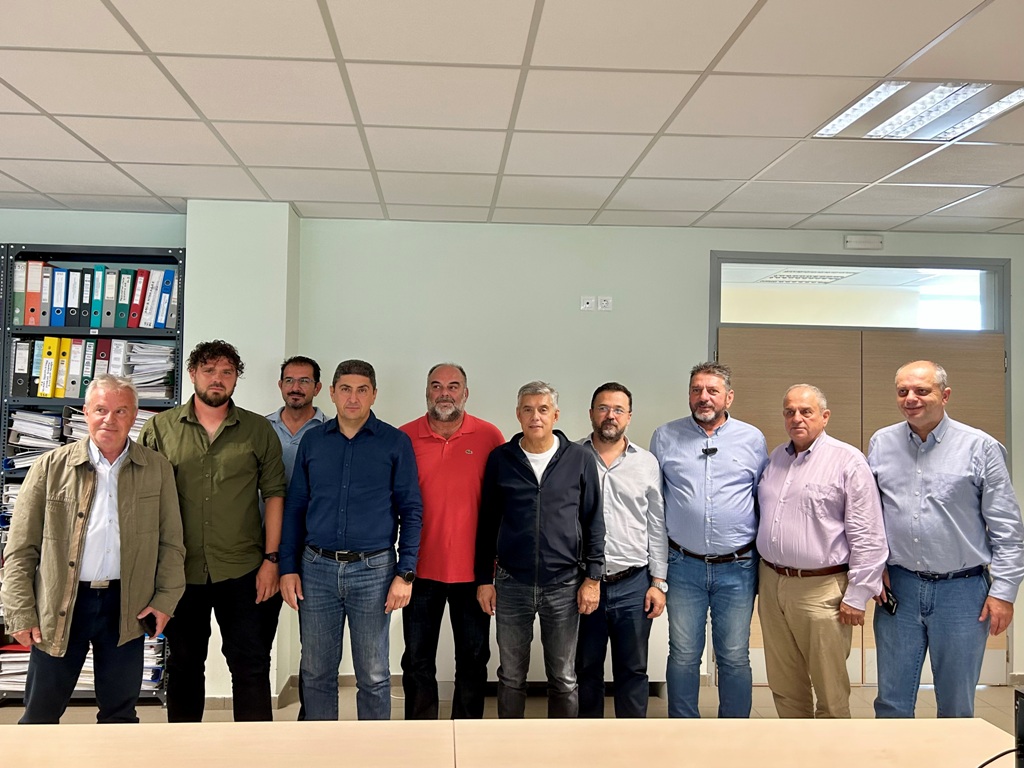 Λ. Αυγενάκης σε μελισσοκόμους Λάρισας: Θα κάνω ότι είναι δυνατό για να σας στηρίξω