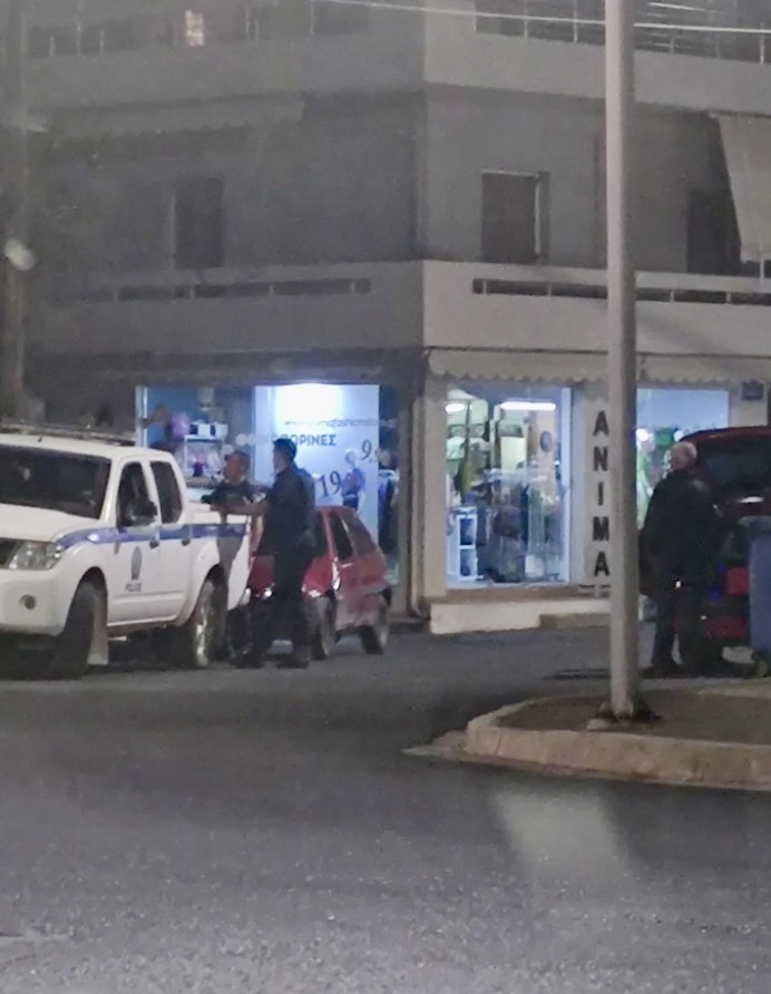 ΑΠΟΚΛΕΙΣΤΙΚΟ ΘΕΜΑ: Δεκάδες αστυνομικοί έλεγχοι σε πλατείες και οδηγούς (photos)