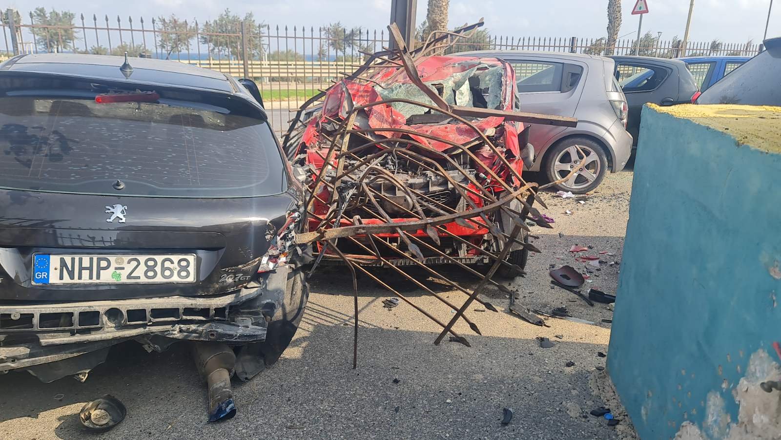 Αυτοκίνητο σε … απογείωση στην παραλιακή (video)