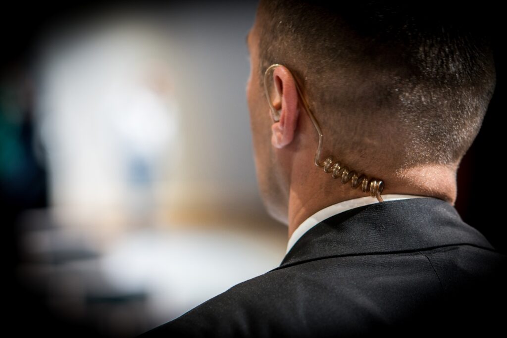 6.000 αποσπασμένοι αστυνομικοί φυλούν θεωρητικά VIP “στόχους”