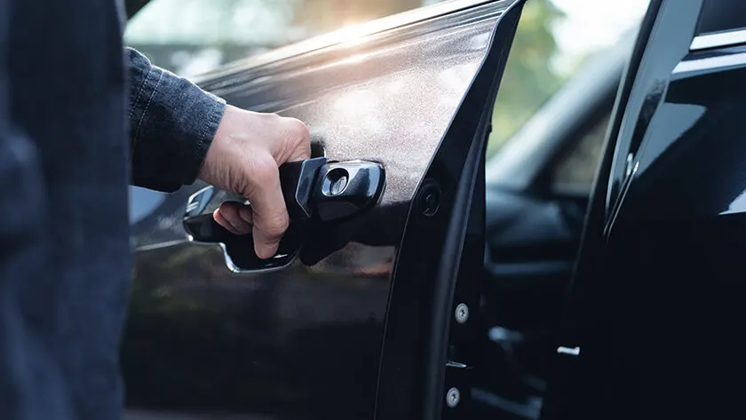 Έκλεψε το αυτοκίνητο αλλά δεν πήγε μακριά