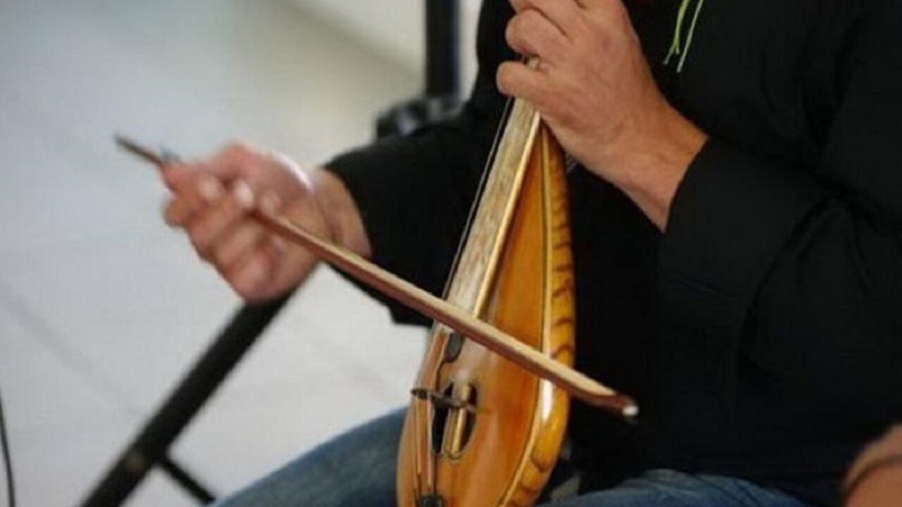 Μια άλλη … αλήθεια για την υπόθεση του γνωστού λυράρη δίνει η κουνιάδα του