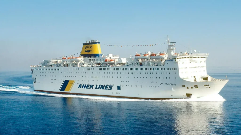 Απέπλευσε μετά το μηχανικό πρόβλημα το Ελ. Βενιζέλος για τα Χανιά