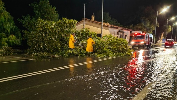 Iσχυρές βροχές, καταιγίδες και κεραυνούς προκαλεί η κακοκαιρία Elias – Έντονα φαινόμενα σε Φωκίδα, Εύβοια, Φθιώτιδα