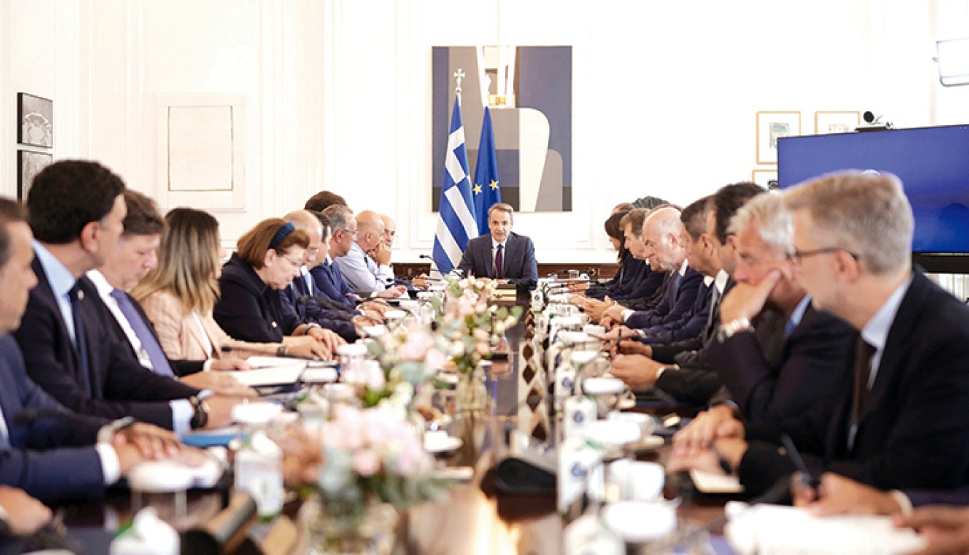 Πέντε Κρητικοί στο νέο υπουργικό συμβούλιο