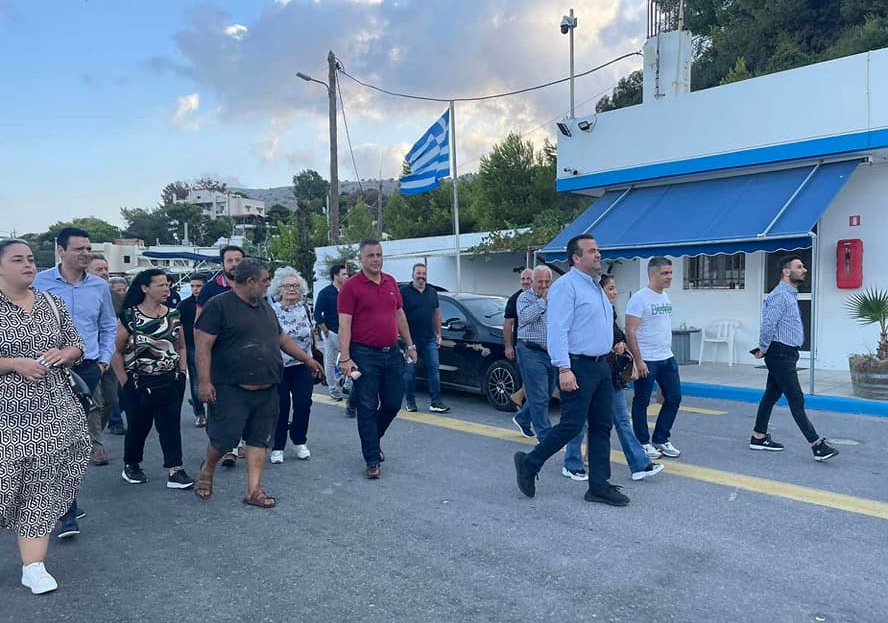 Πόρτα – Πόρτα η ενημέρωση από το Δημήτρη Πιτσικάκη