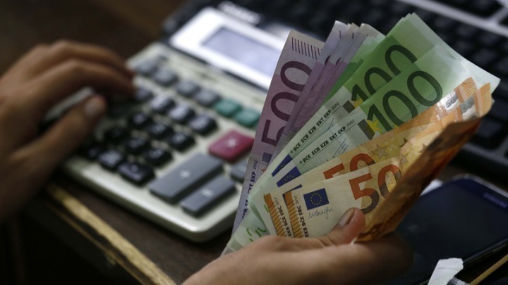 Επιπλέον έσοδα 2 δισ. κάθε χρόνο σε μόνιμη βάση έως το 2026, ο στόχος της κυβέρνησης για χρηματοδότηση νέων φοροελαφρύνσεων