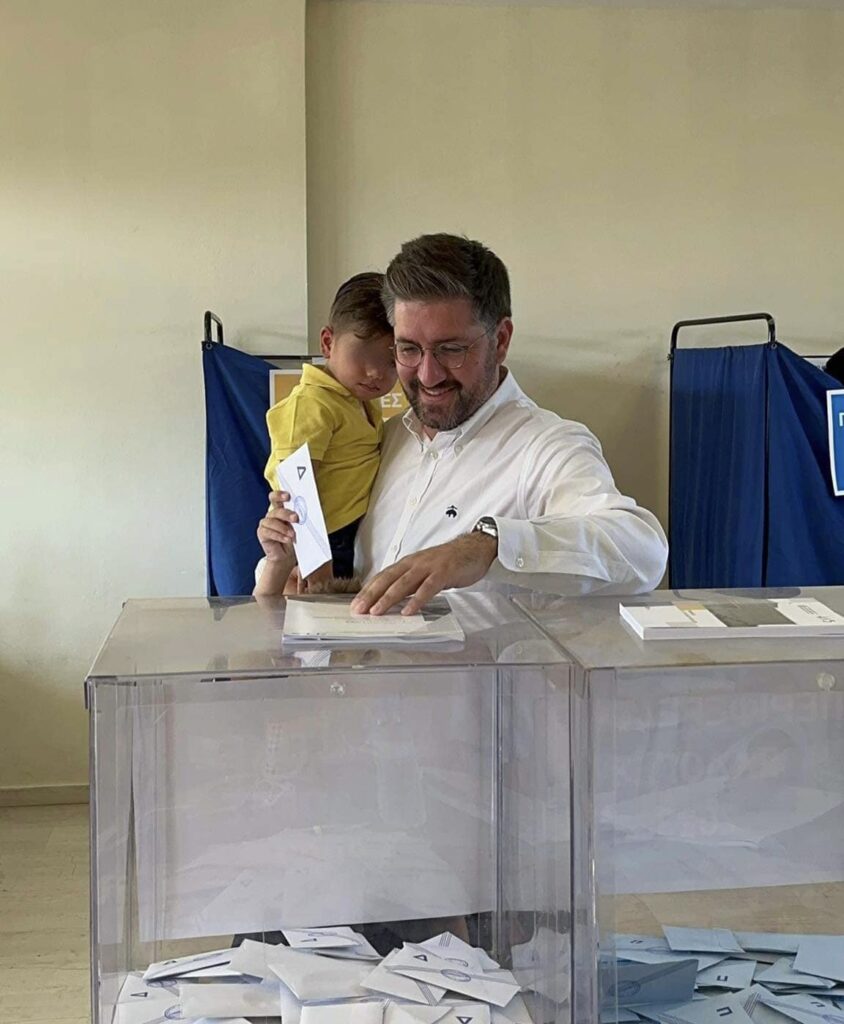 Με την οικογένεια του ψήφισε ο Μενέλαος Μποκέας