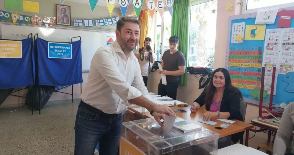 Στο σχολείο του ψήφισε ο Νίκος Ανδρουλάκης