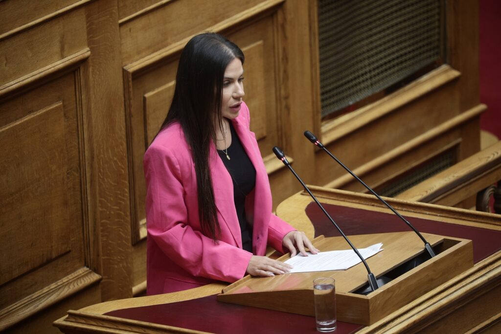 Στη Βουλή το λουκέτο της Κινητής Μονάδας Ψυχικής Υγείας από την Ελένη Βατσινά