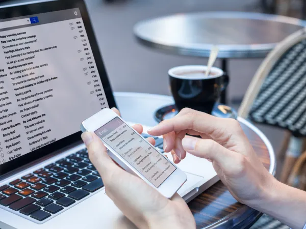 Πόσες ώρες ξοδεύουμε την εβδομάδα στα email