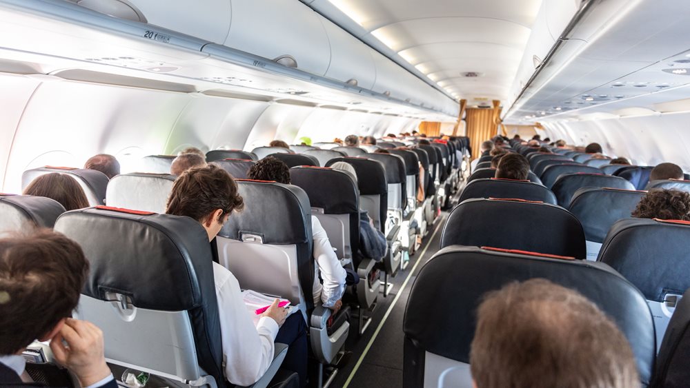 Υψηλή ζήτηση στα αεροπορικά ταξίδια παρά τις αυξήσεις των τιμών