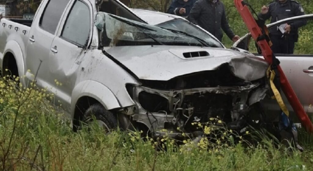 Αυτοκίνητο συγκρούστηκε με φορτηγό μες το χωριό