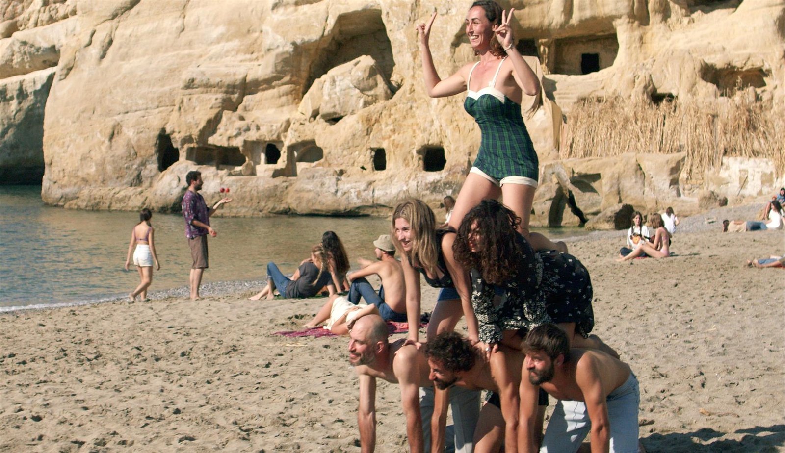 Ψάχνουν … χίπις στα Ματάλα