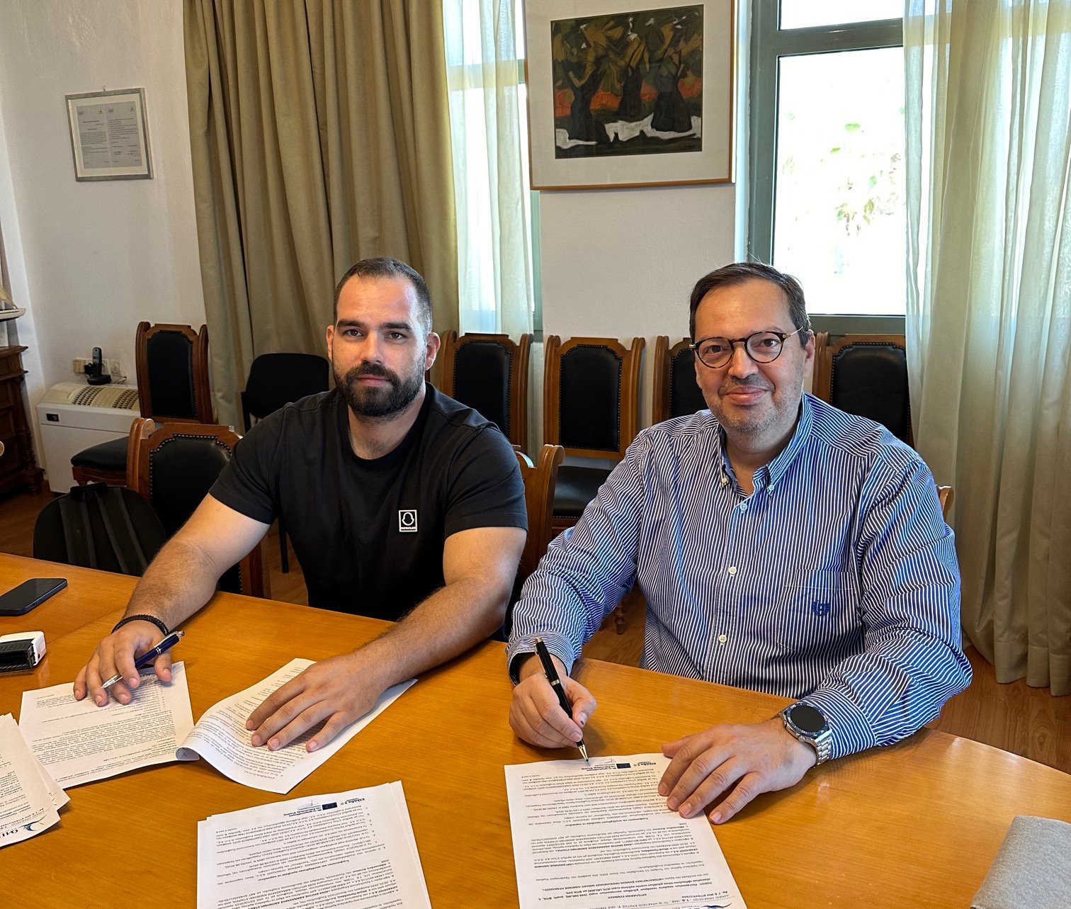 Αποκαθίστανται οι ζημιές στον προσήνεμο μόλο