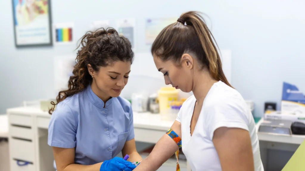 Εξετάσεις αίματος: Βάζει «φρένο» ο ΕΟΠΥΥ – Πότε θα αποζημιώνονται