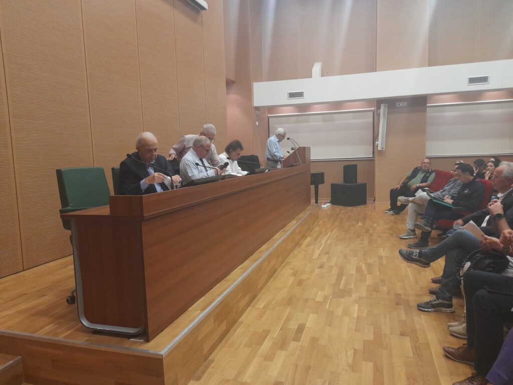 Αποσύρθηκε το θέμα συζήτησης για την αύξηση των δημοτικών τελών