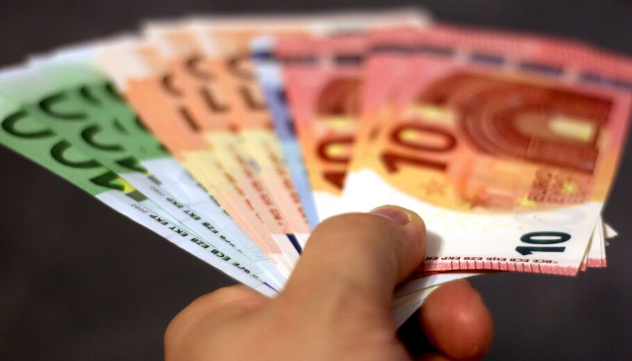 Συνολικά 352 εκατομμύρια επιπλέον θα δοθούν τον Δεκέμβριο στους πολίτες