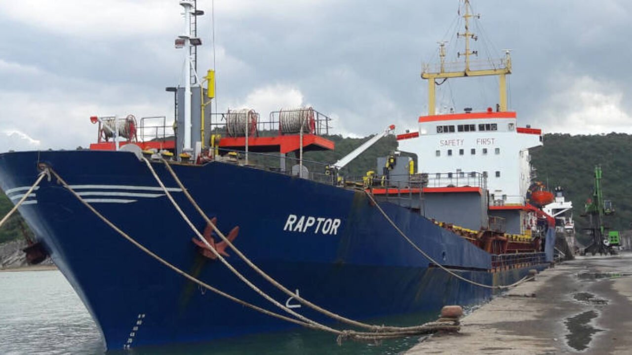 Στη “μαύρη λίστα” ελεγχόμενων πλοίων το Raptor