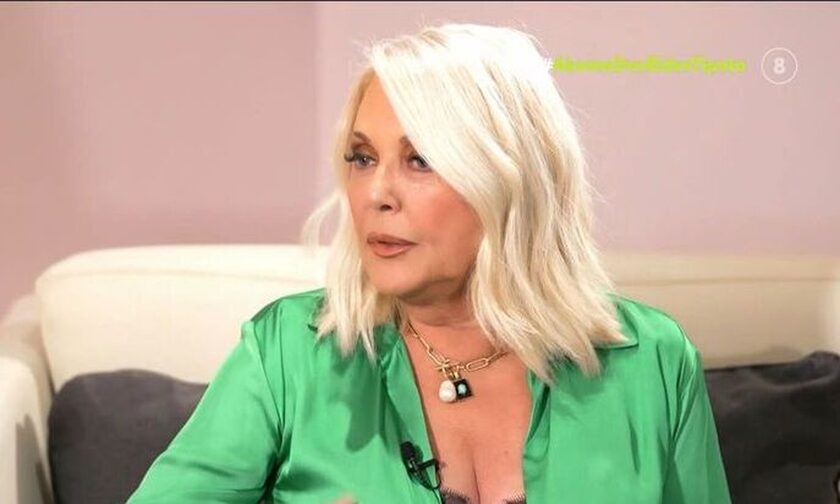 Ρ. Κορομηλά: “Με μάζευαν! Έκλαιγα στα καμαρίνια”