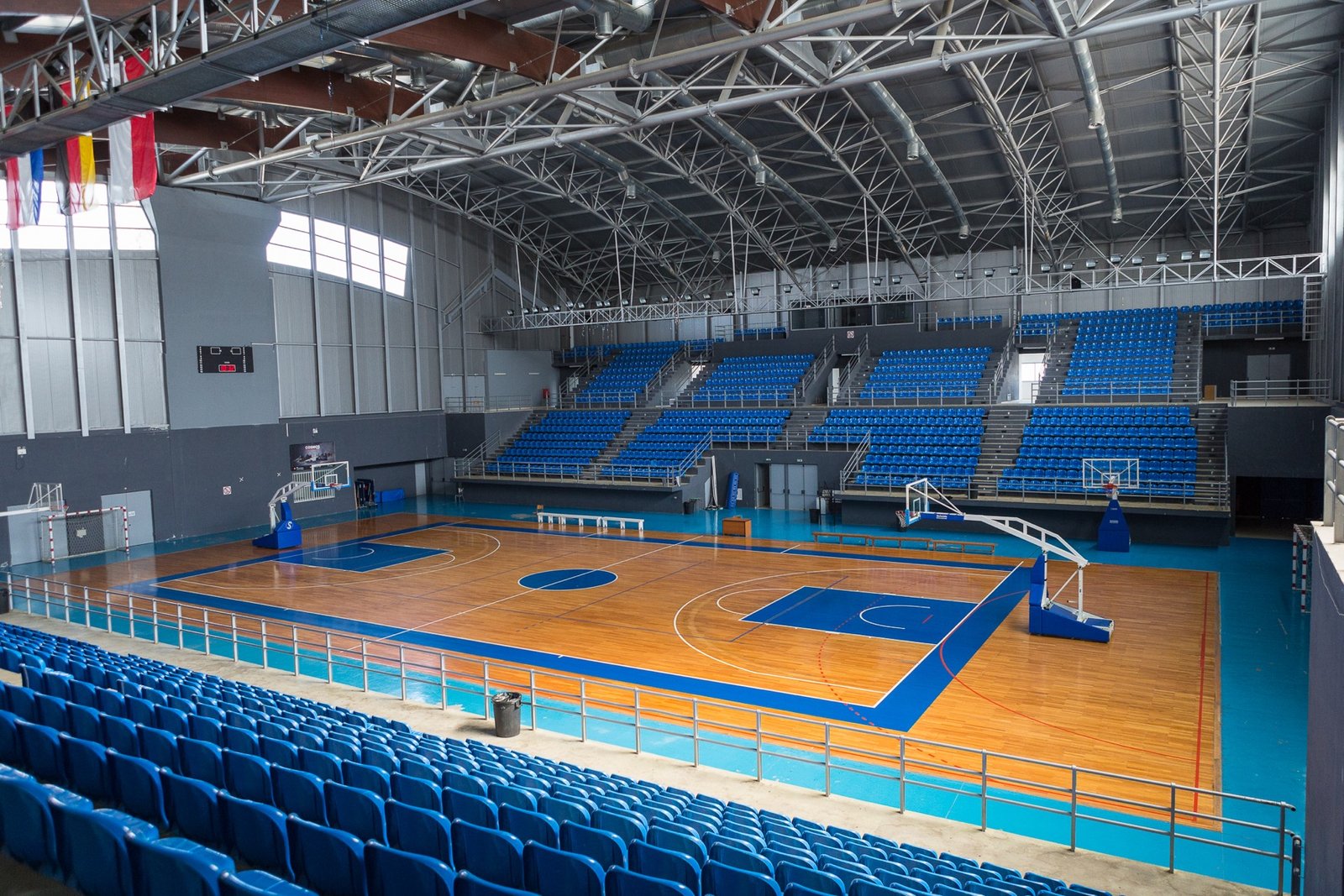 Εγκαίνια για το ανακαινισμένο αθλητικό κέντρο “Μάρκος Καραναστάσης”