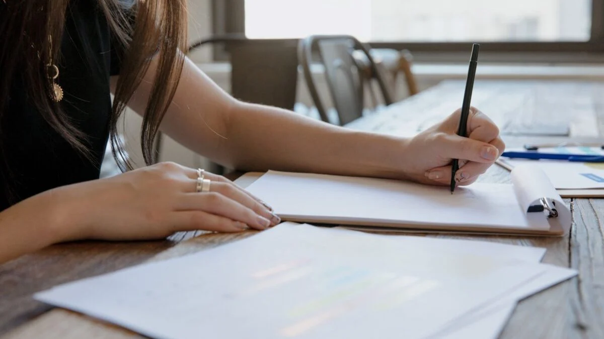 Για ποιον καρκίνο έχουν αυξημένο κίνδυνο οι αριστερόχειρες – Τι υποστηρίζουν έρευνες και ειδικοί