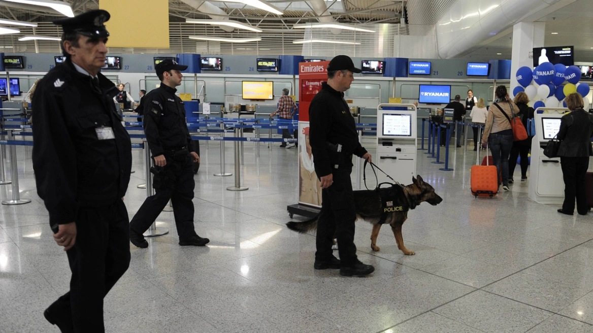 Η ΕΛΑΣ συνέλαβε 21 Ιταλούς ακροδεξιούς στο «Ελ. Βενιζέλος» – Έρχονταν για την επέτειο της δολοφονίας Φουντούλη – Καπελώνη