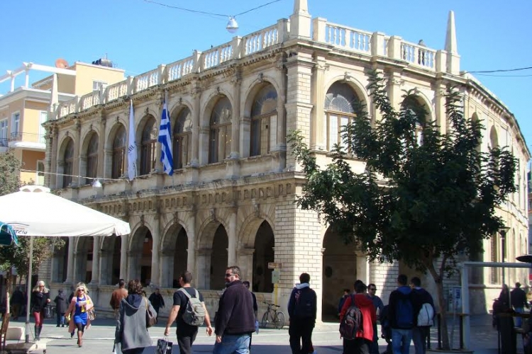 Συνεδριάζει τη Δευτέρα το Δημοτικό Συμβούλιο Ηρακλείου