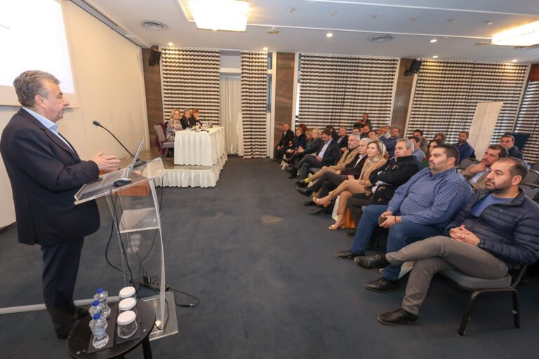 Συνάντηση με τους νέους Περιφερειακούς Συμβούλους είχε ο Σταύρος Αρναουτάκης