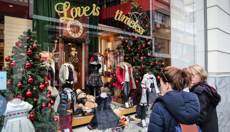 Με αντιδράσεις ανακοινώθηκε το εορταστικό ωράριο των καταστημάτων