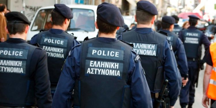 Διαμαρτυρία για το Γιώργο στο Αστυνομικό Μέγαρο Ηρακλείου